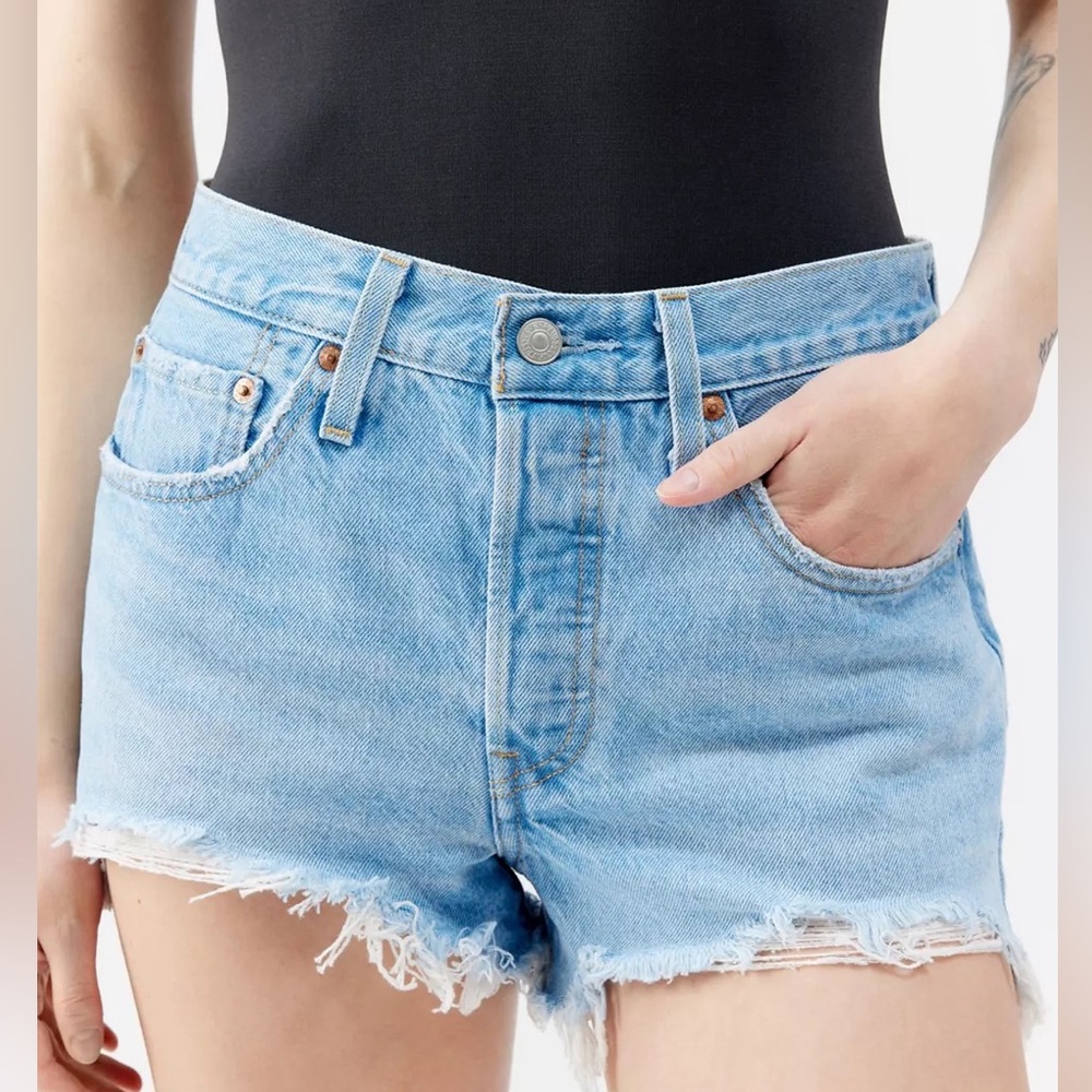 NWT Levi’s 501 Denim Shorts
